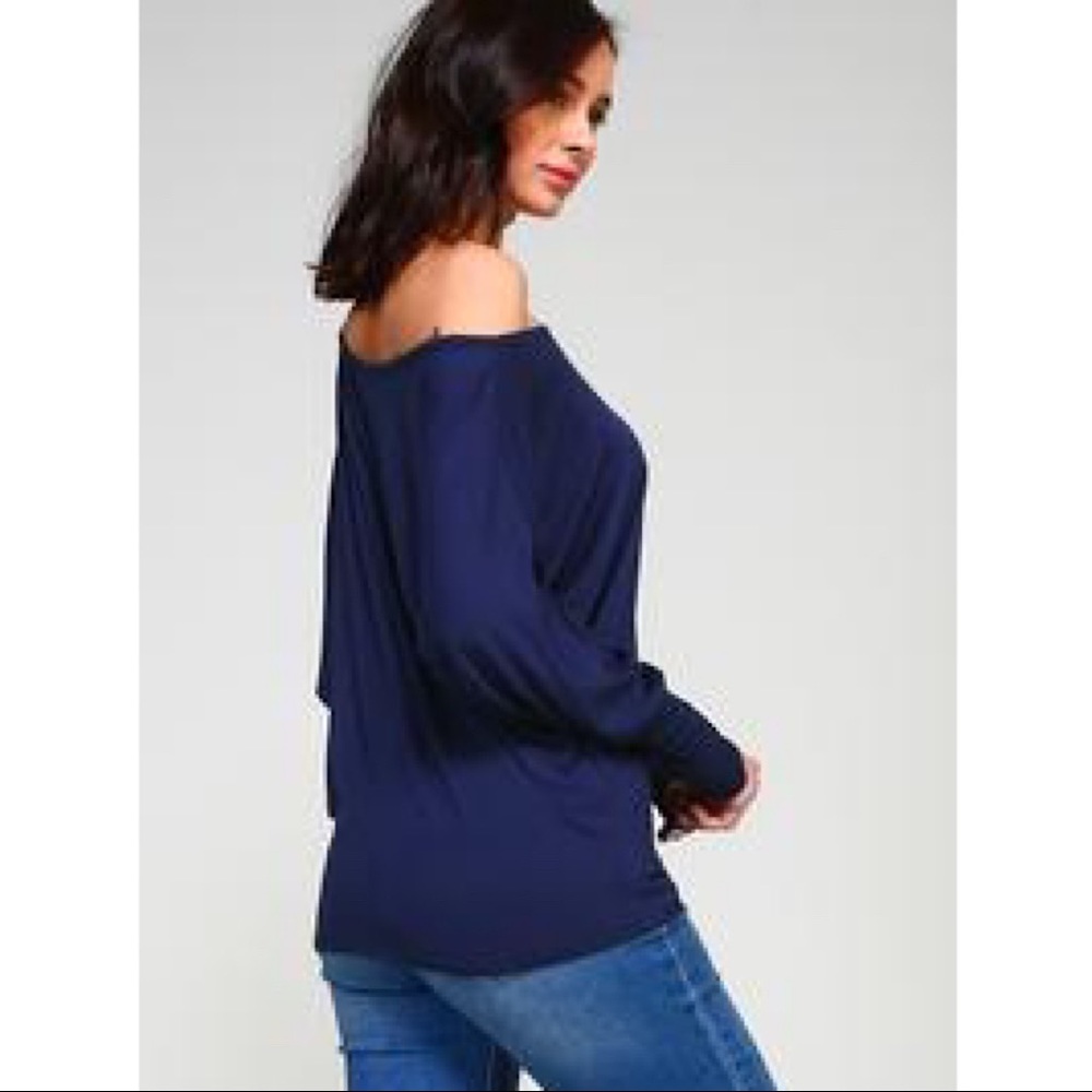 Super soft off-one-shoulder top - Picture 5 of 6